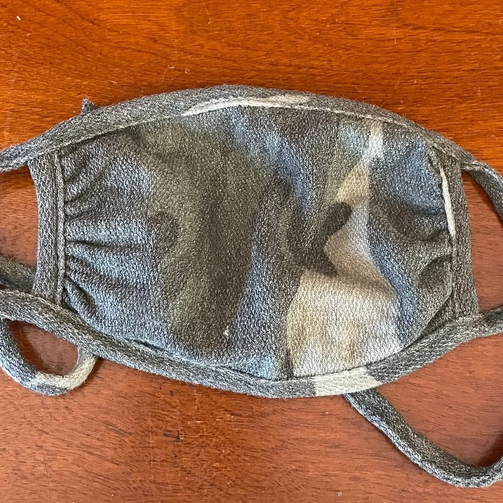 NWOT Childs Adjustable Camouflage Camo Cloth Fabric Mask